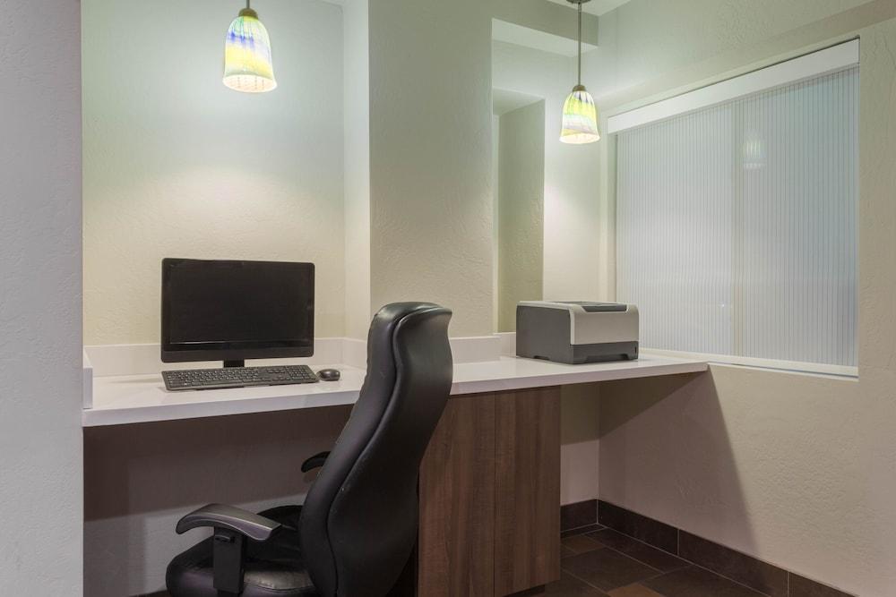 Days Inn By Wyndham Fremont Ngoại thất bức ảnh