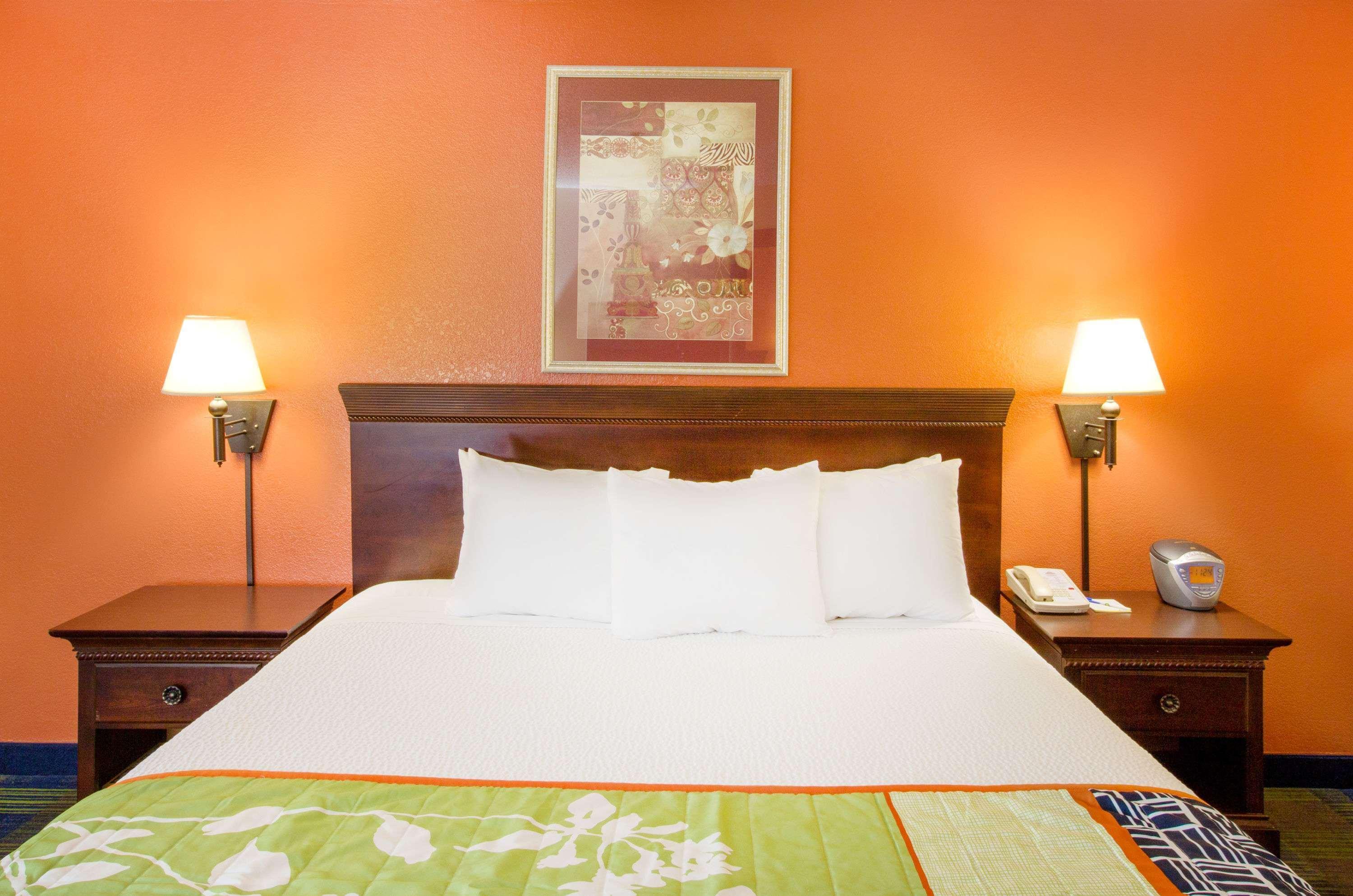 Days Inn By Wyndham Fremont Ngoại thất bức ảnh