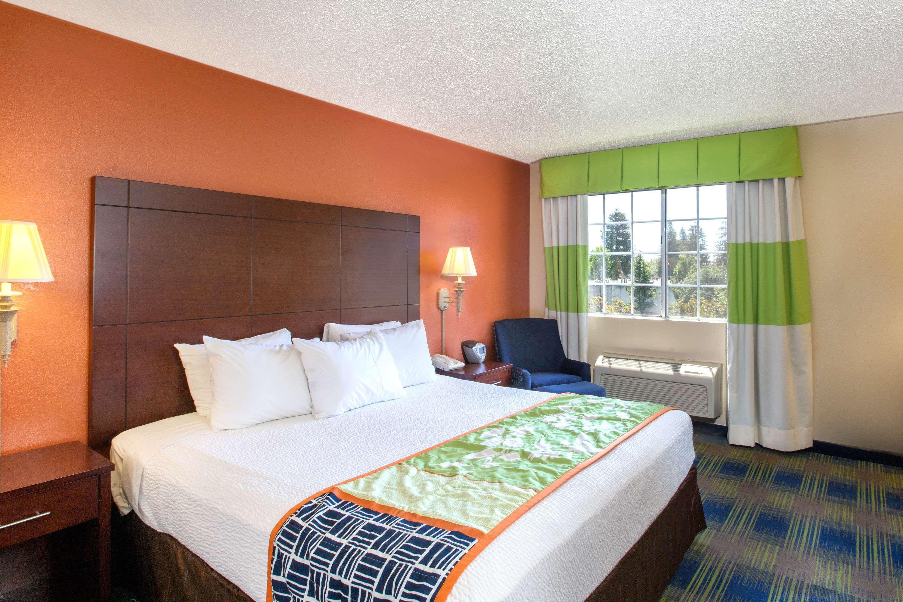 Days Inn By Wyndham Fremont Ngoại thất bức ảnh