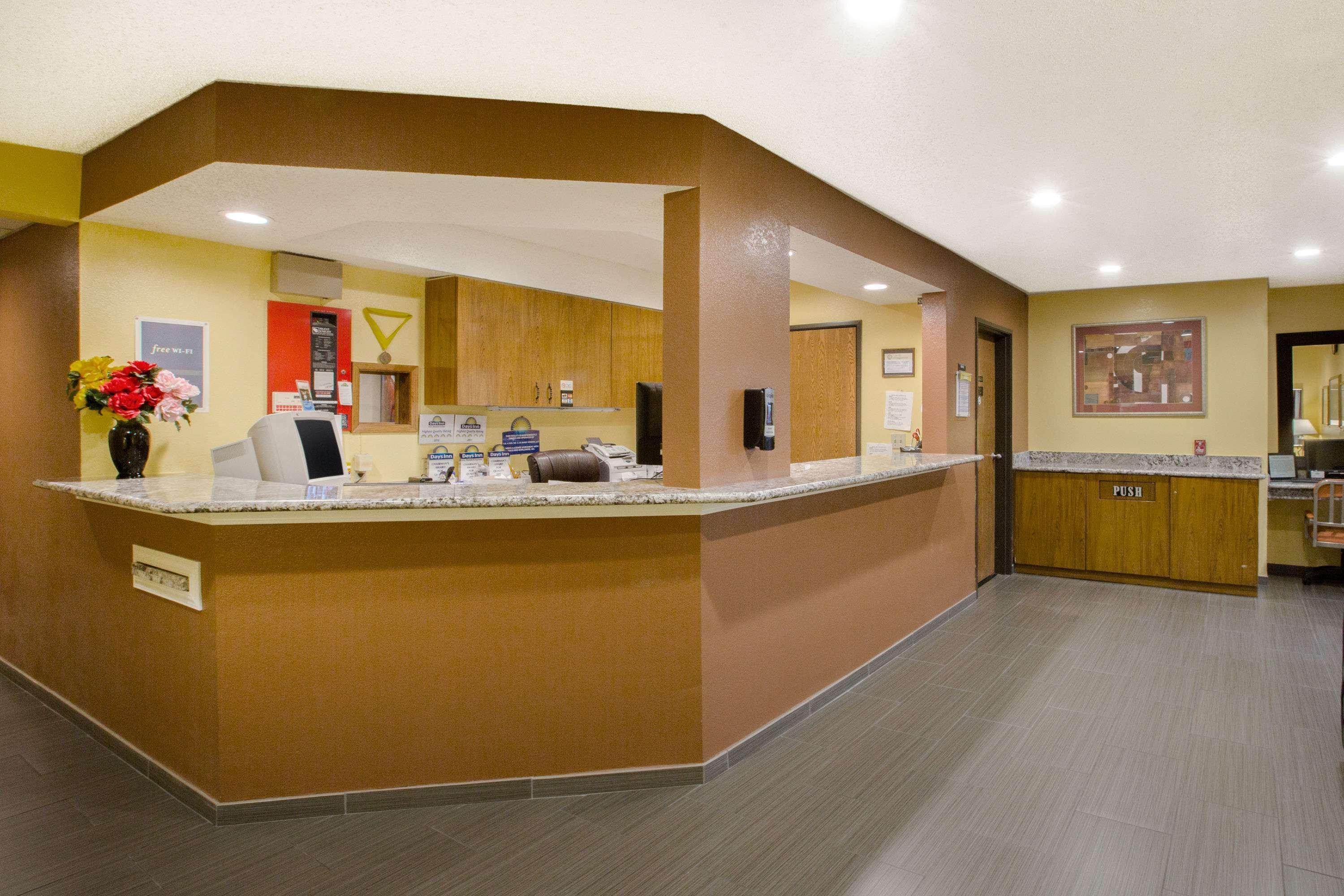 Days Inn By Wyndham Fremont Ngoại thất bức ảnh
